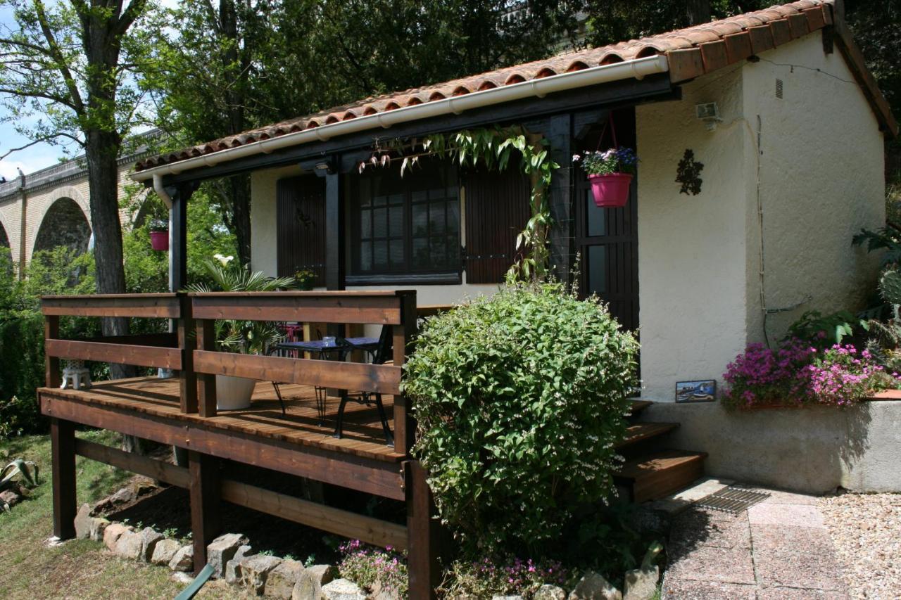 The Petite Chalet Chambre D'Hotes L'Isle-Jourdain  Экстерьер фото